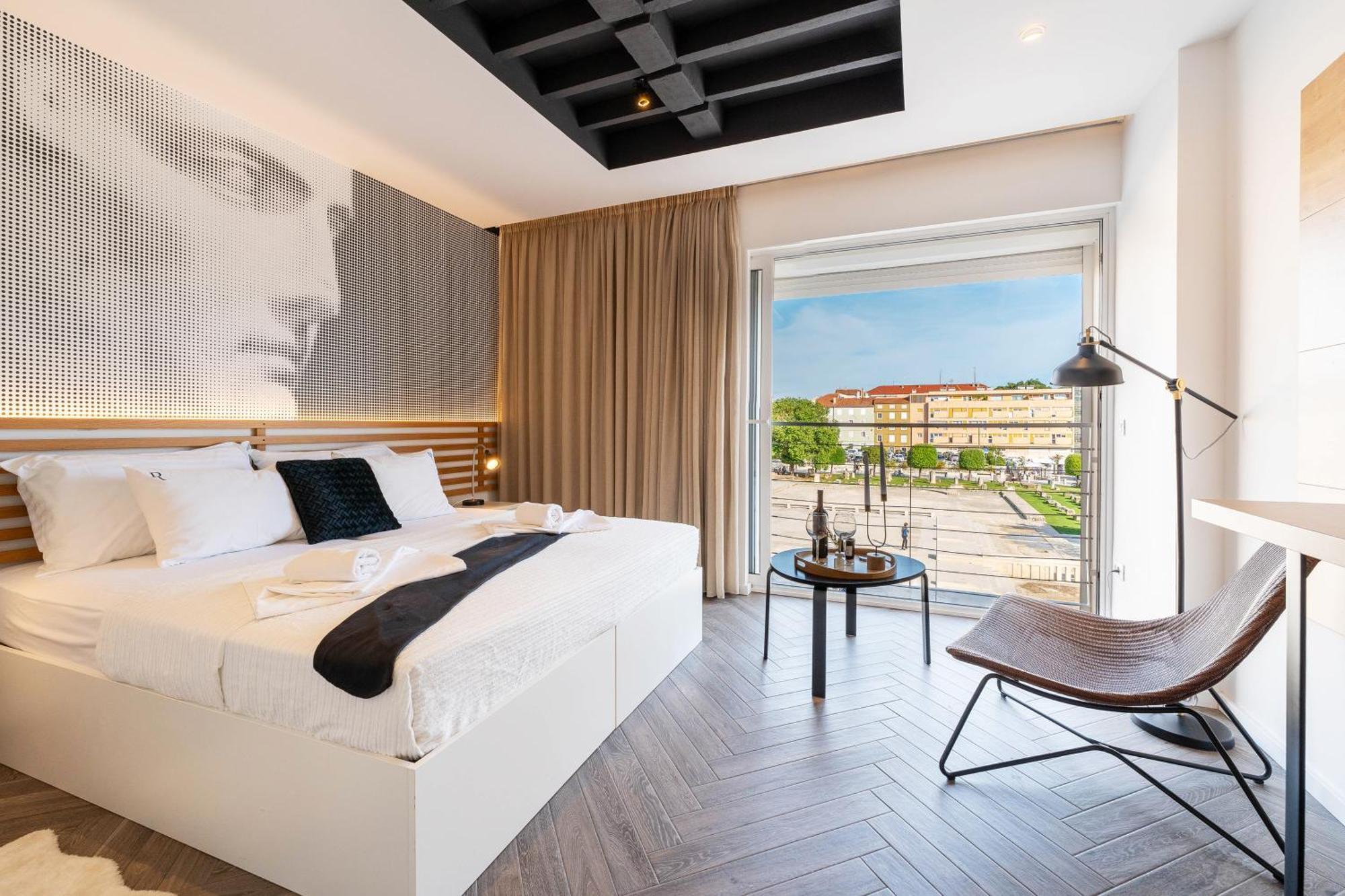 Dioniz Luxury